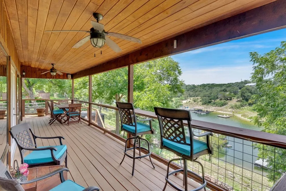 8018 Lakeview Volente, TX 78641