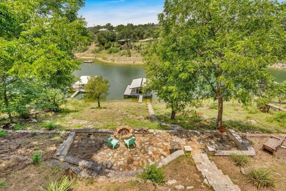8018 Lakeview Volente, TX 78641