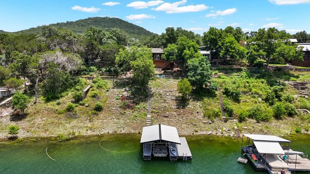 8018 Lakeview Volente, TX 78641