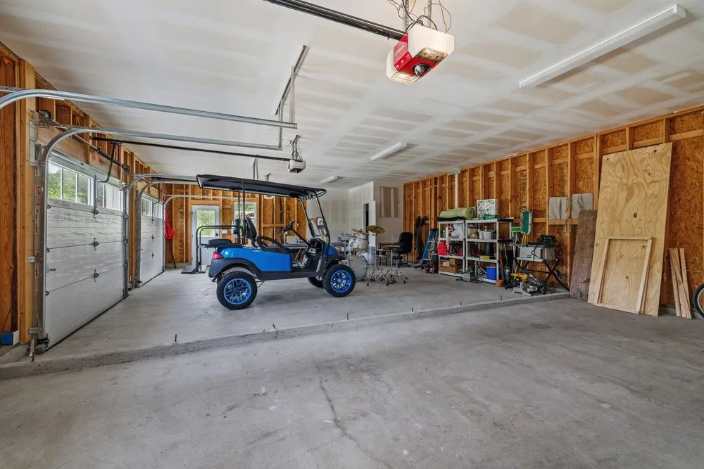 8018 Lakeview Volente, TX 78641
