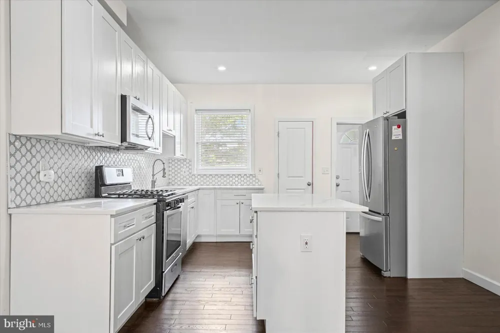 609 MCKEWIN AVENUE Baltimore, MD 21218