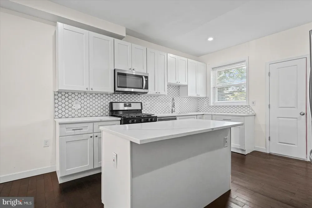 609 MCKEWIN AVENUE Baltimore, MD 21218