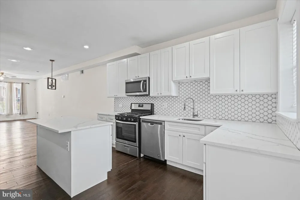 609 MCKEWIN AVENUE Baltimore, MD 21218