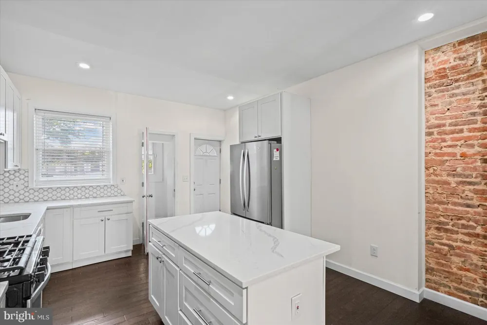 609 MCKEWIN AVENUE Baltimore, MD 21218