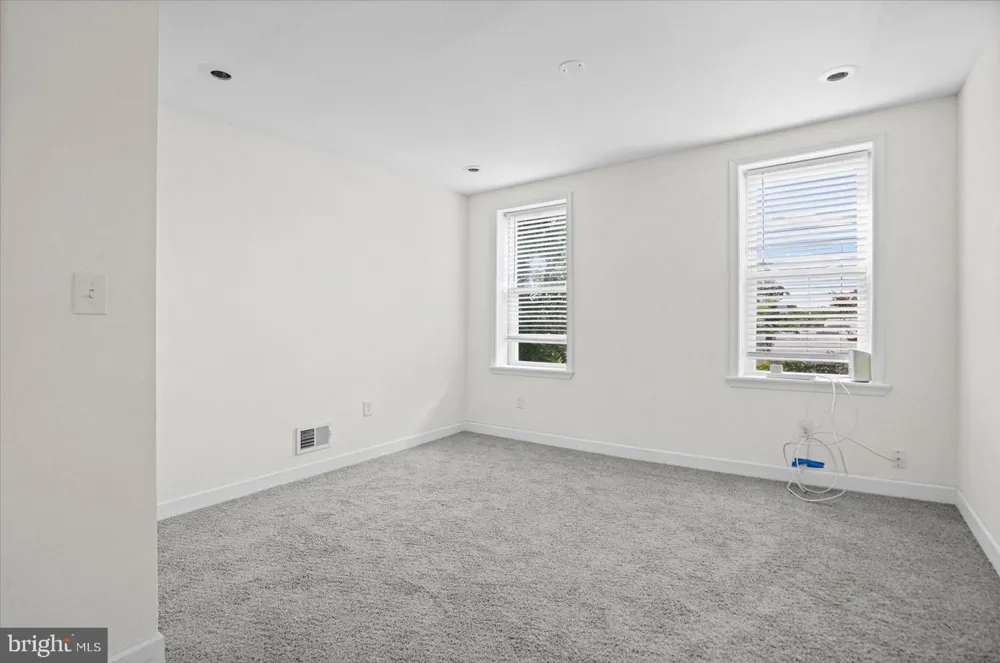 609 MCKEWIN AVENUE Baltimore, MD 21218