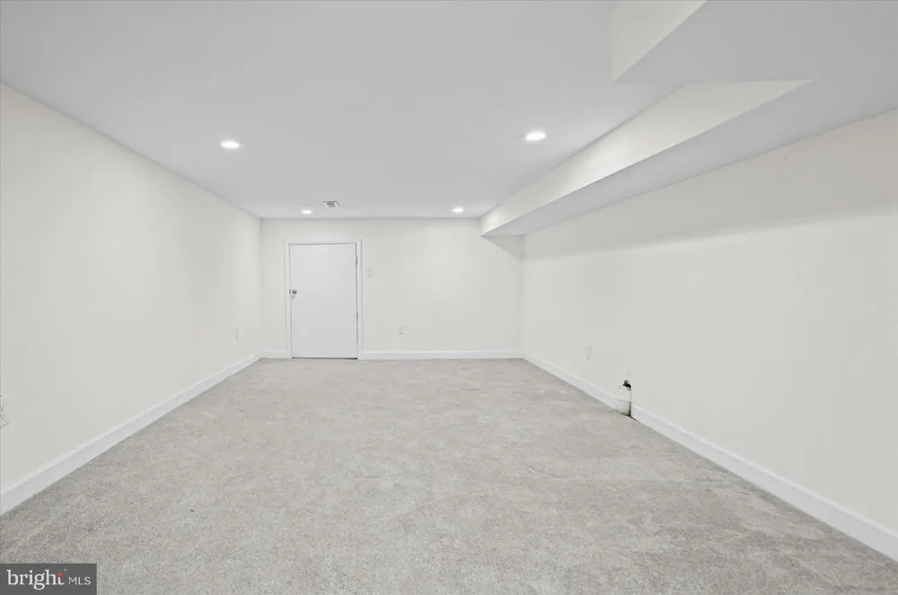 609 MCKEWIN AVENUE Baltimore, MD 21218