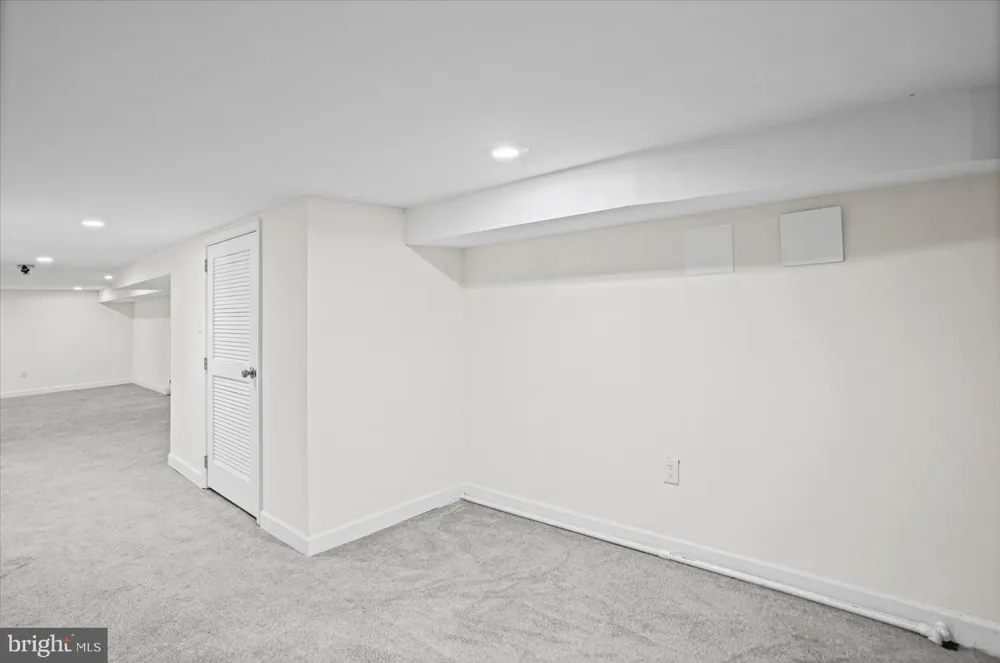 609 MCKEWIN AVENUE Baltimore, MD 21218