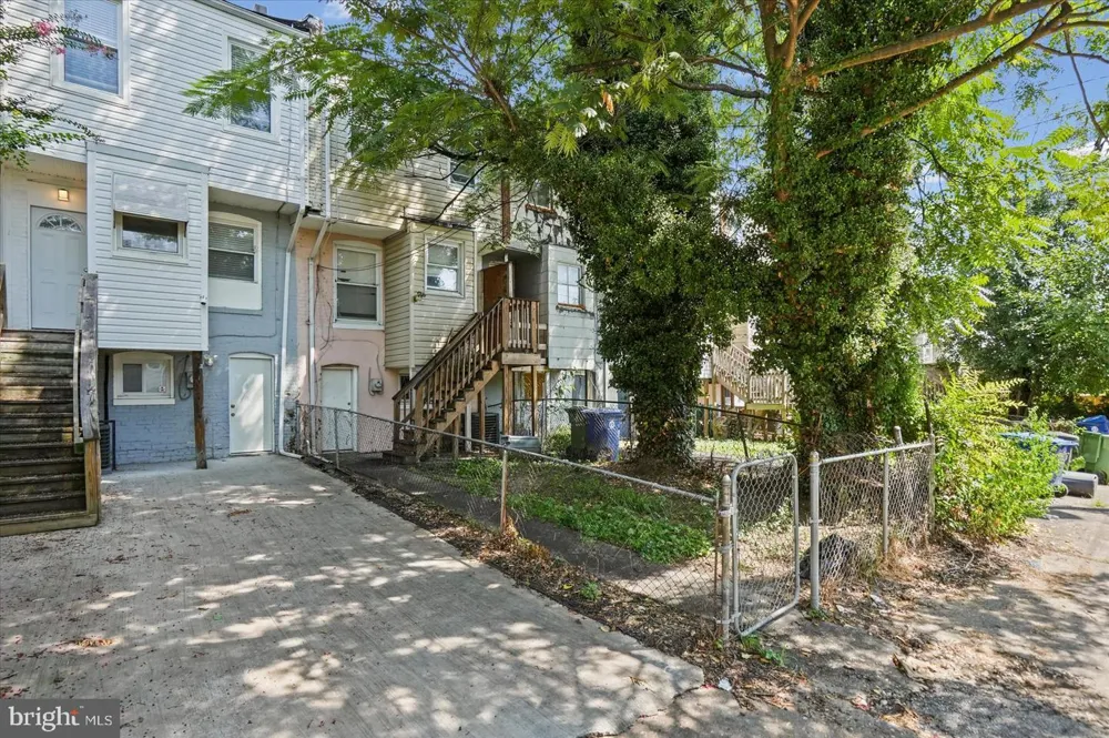 609 MCKEWIN AVENUE Baltimore, MD 21218