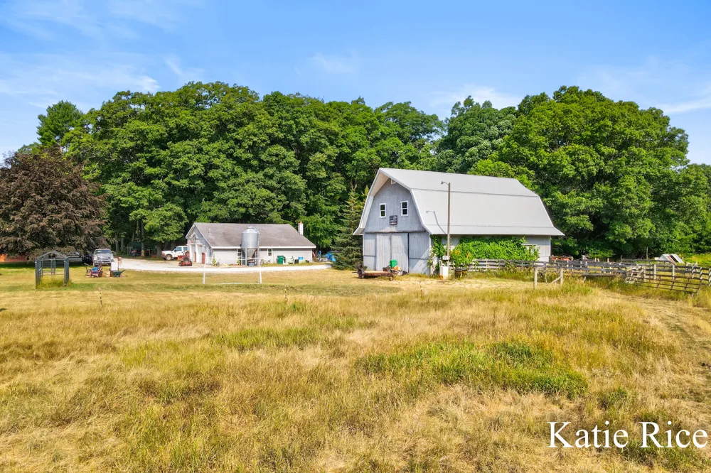 2030 Scenic Drive Muskegon, MI 49445