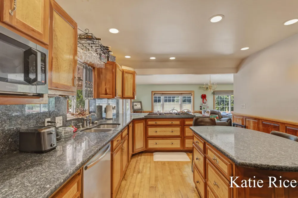 2030 Scenic Drive Muskegon, MI 49445