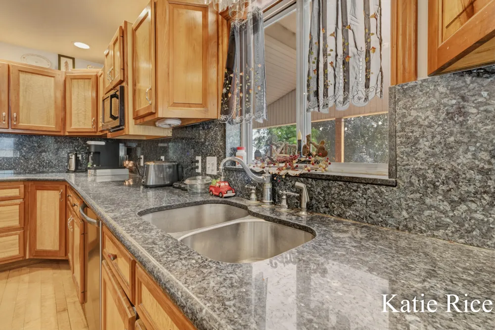 2030 Scenic Drive Muskegon, MI 49445