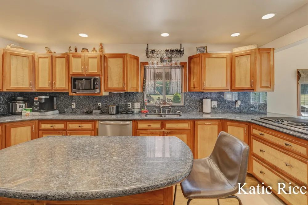 2030 Scenic Drive Muskegon, MI 49445