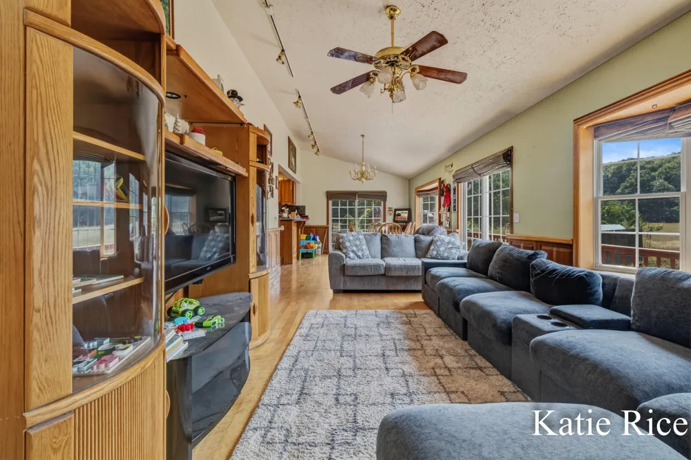 2030 Scenic Drive Muskegon, MI 49445