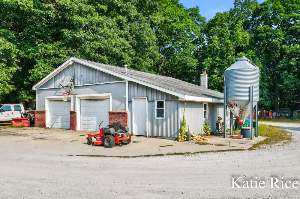 2030 Scenic Drive Muskegon, MI 49445