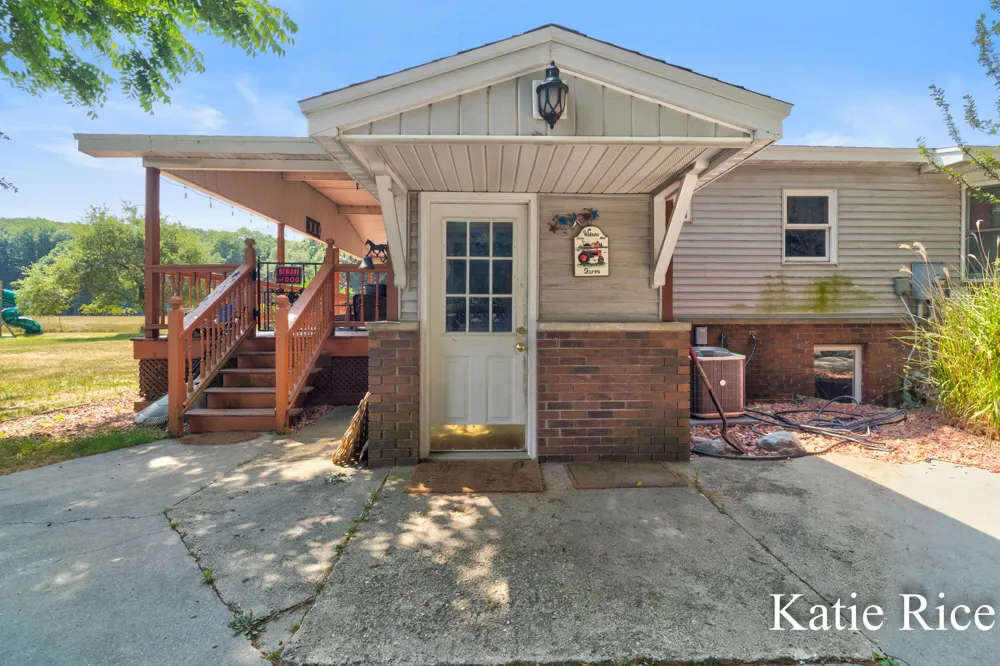 2030 Scenic Drive Muskegon, MI 49445
