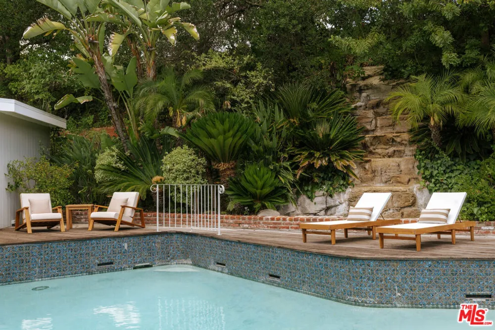 16457 Marbro Drive Encino, CA 91436