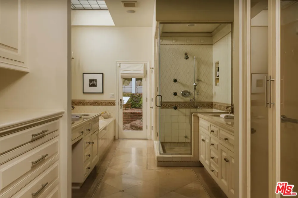 16457 Marbro Drive Encino, CA 91436
