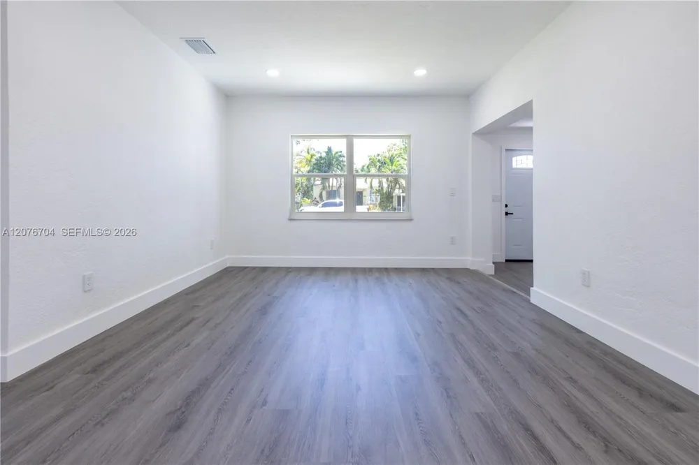 1029 NW 42nd St Miami, FL 33127