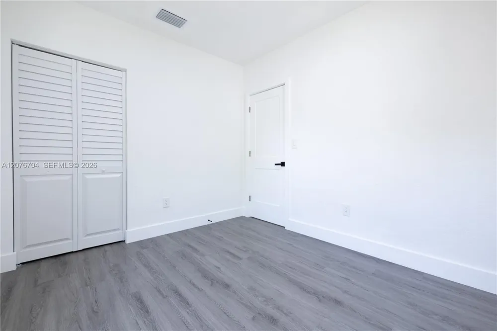 1029 NW 42nd St Miami, FL 33127
