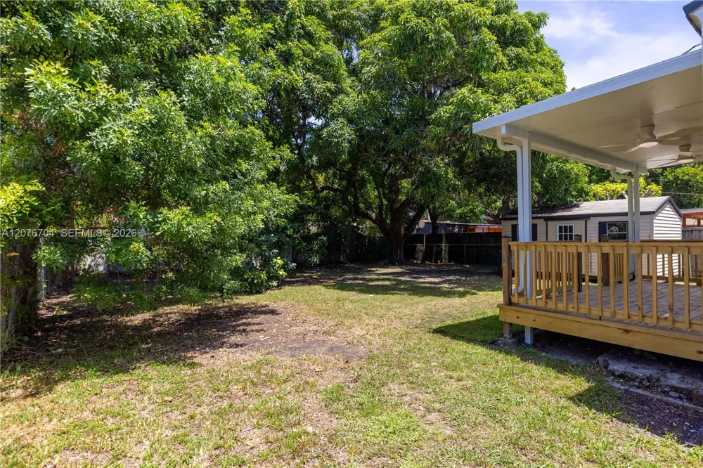 1029 NW 42nd St Miami, FL 33127