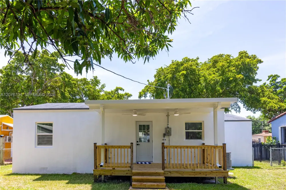 1029 NW 42nd St Miami, FL 33127