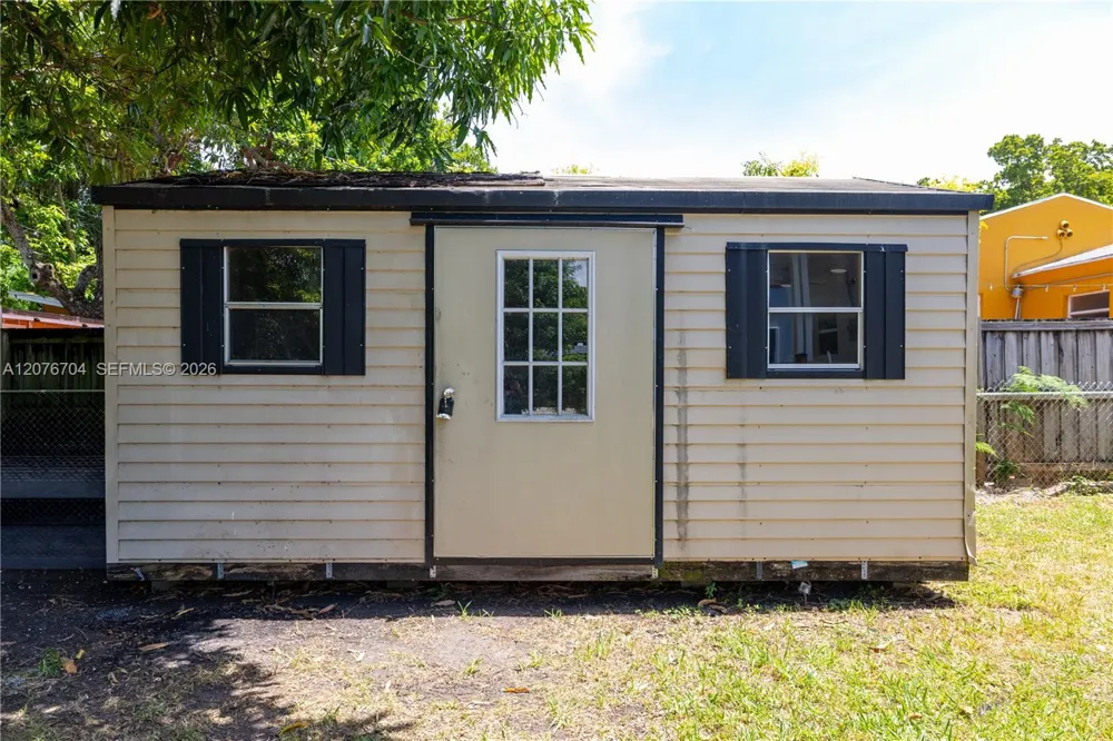 1029 NW 42nd St Miami, FL 33127
