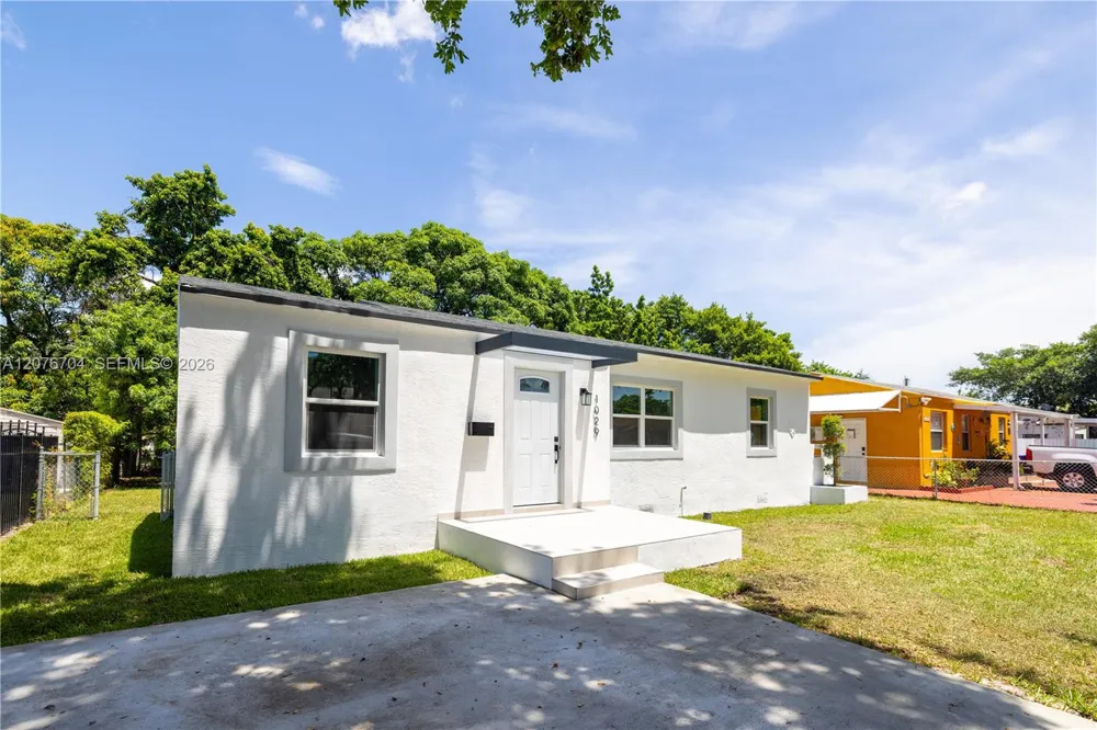 1029 NW 42nd St Miami, FL 33127
