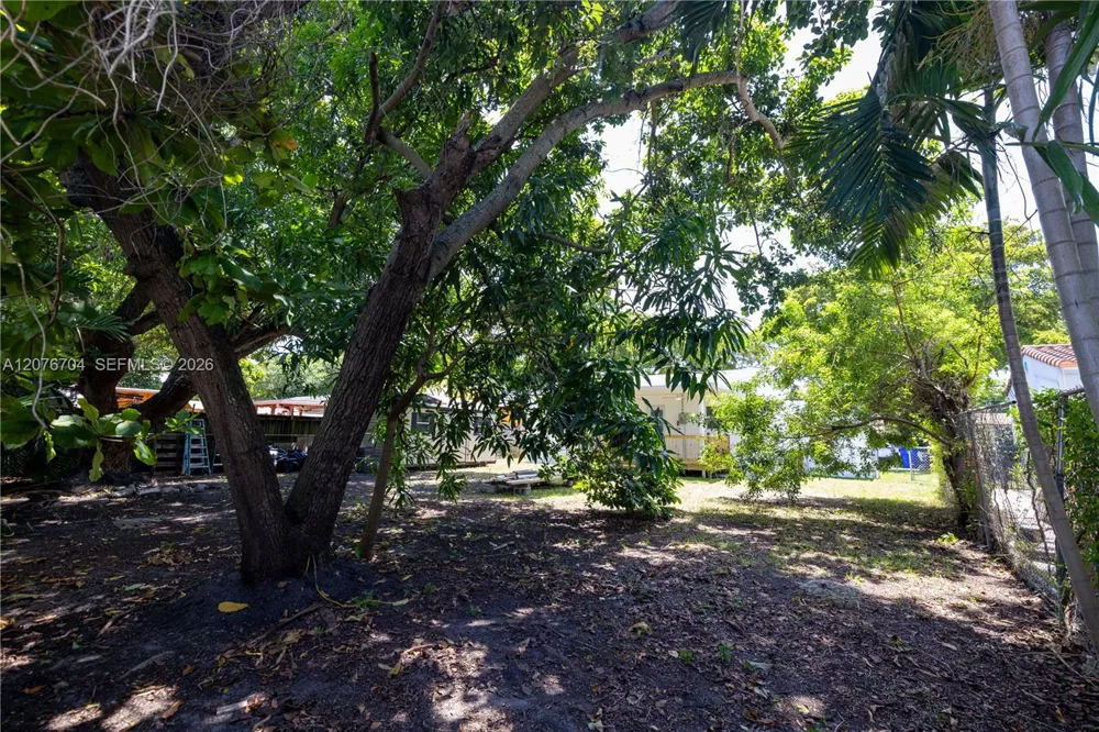 1029 NW 42nd St Miami, FL 33127