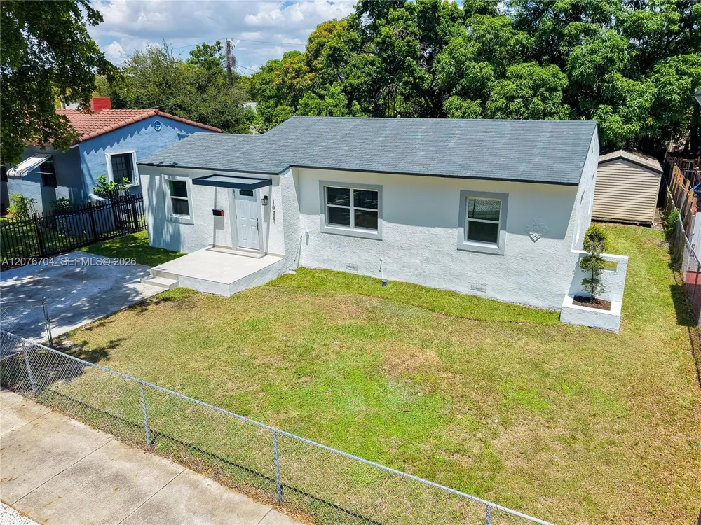 1029 NW 42nd St Miami, FL 33127