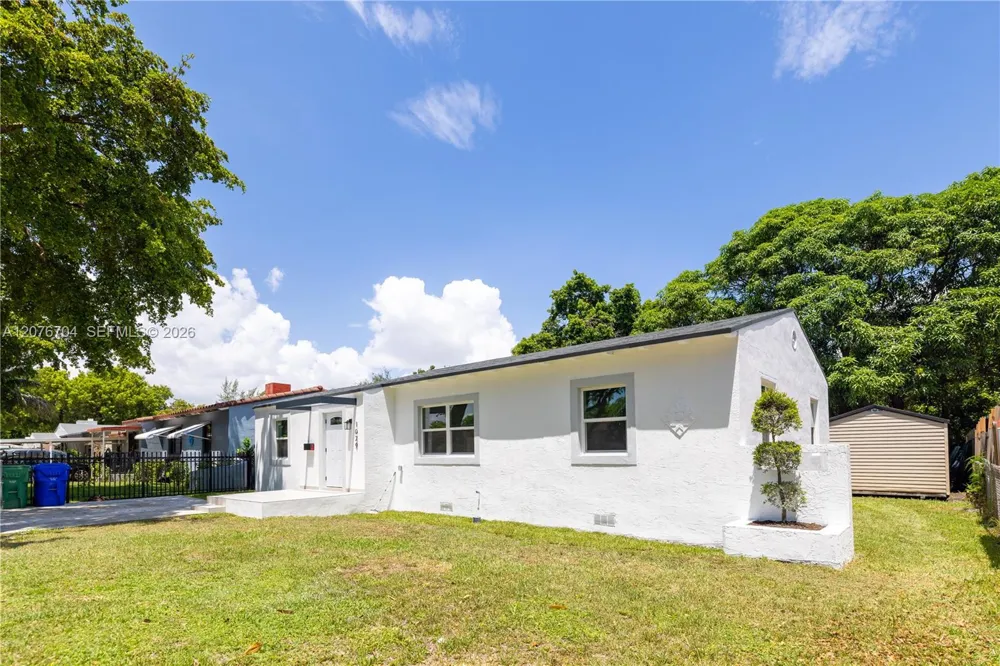 1029 NW 42nd St Miami, FL 33127