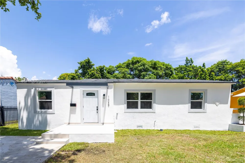 1029 NW 42nd St Miami, FL 33127