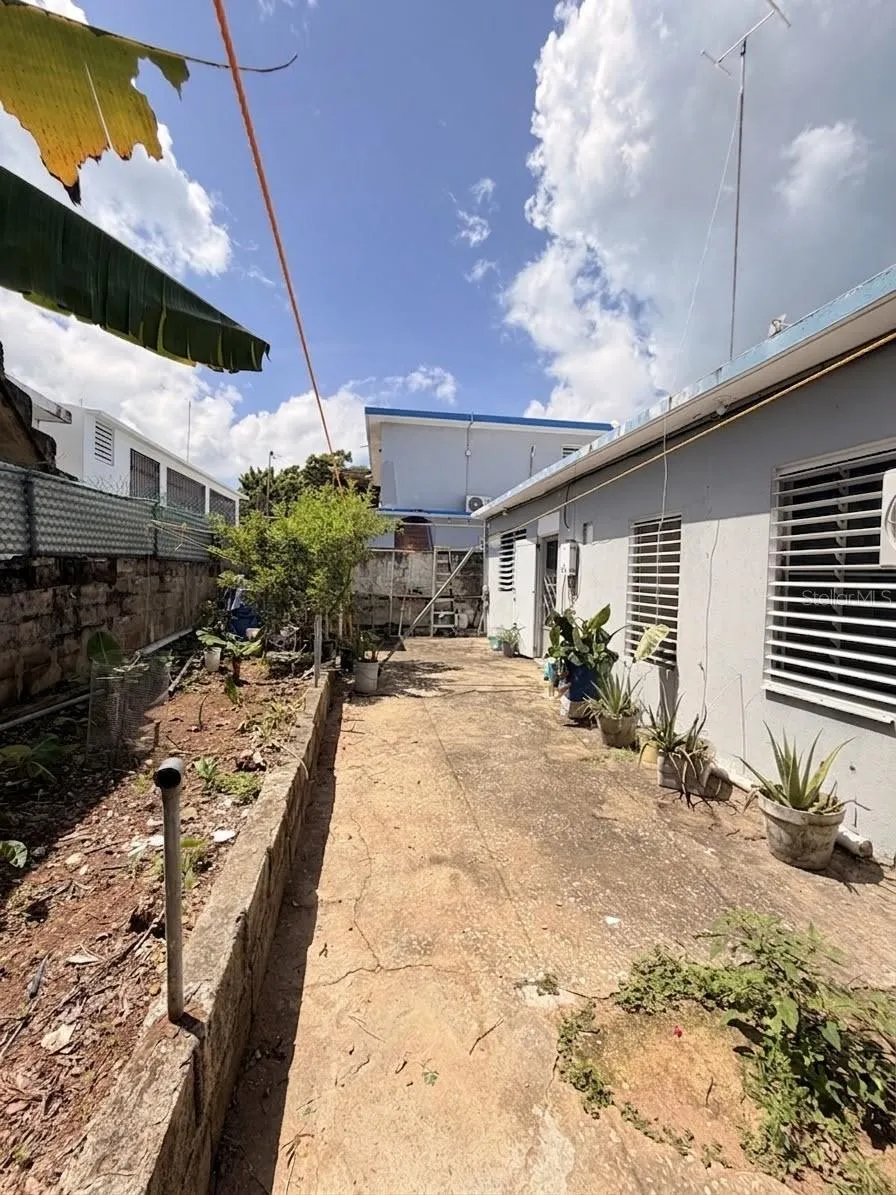 11 CALLE 11 #69 LOTE 363, COM. VICTOR ROJAS Arecibo, PR 00612