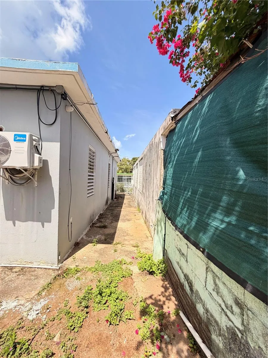 11 CALLE 11 #69 LOTE 363, COM. VICTOR ROJAS Arecibo, PR 00612