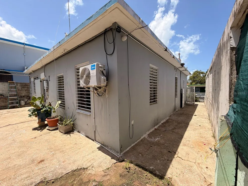 11 CALLE 11 #69 LOTE 363, COM. VICTOR ROJAS Arecibo, PR 00612