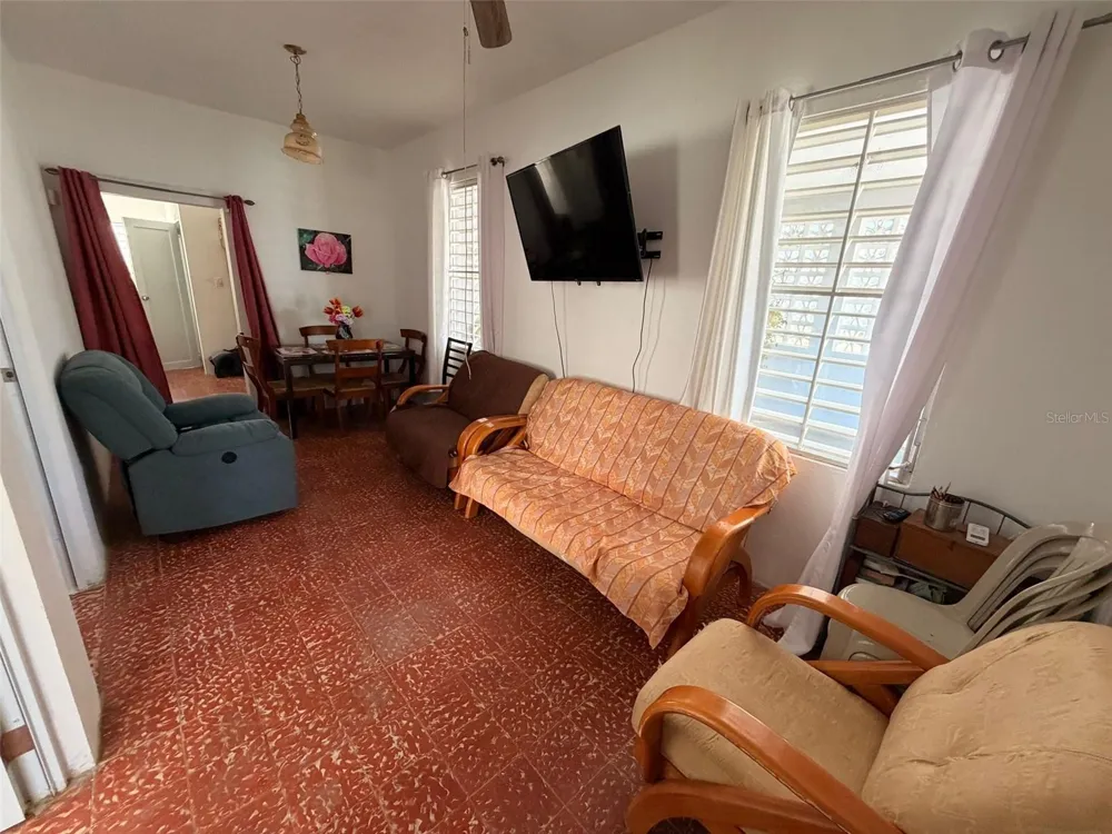 11 CALLE 11 #69 LOTE 363, COM. VICTOR ROJAS Arecibo, PR 00612