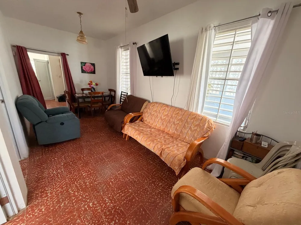 11 CALLE 11 #69 LOTE 363, COM. VICTOR ROJAS Arecibo, PR 00612
