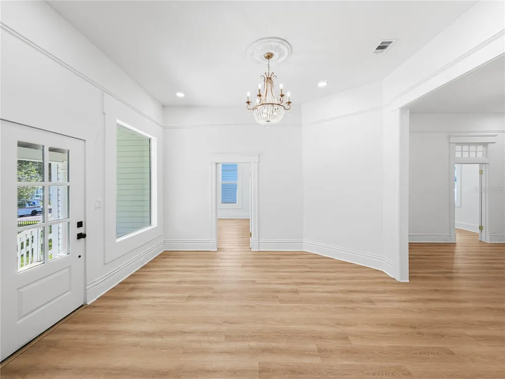 317 W FRANCES AVENUE Tampa, FL 33602