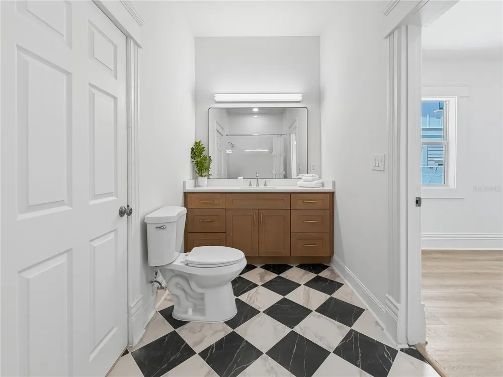 317 W FRANCES AVENUE Tampa, FL 33602