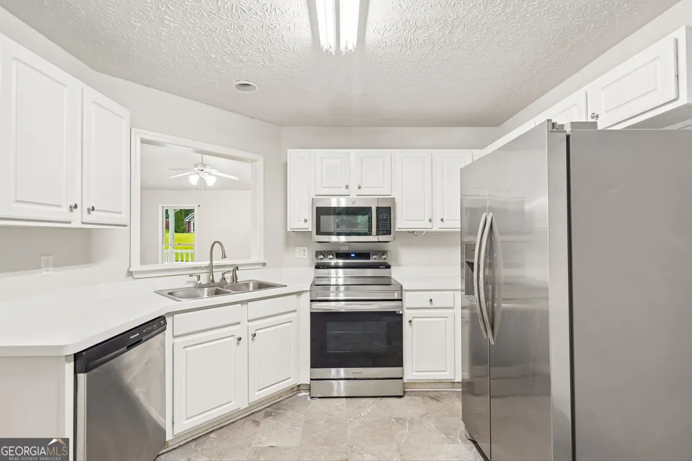 484 Legacy Park DR Powder Springs, GA 30127