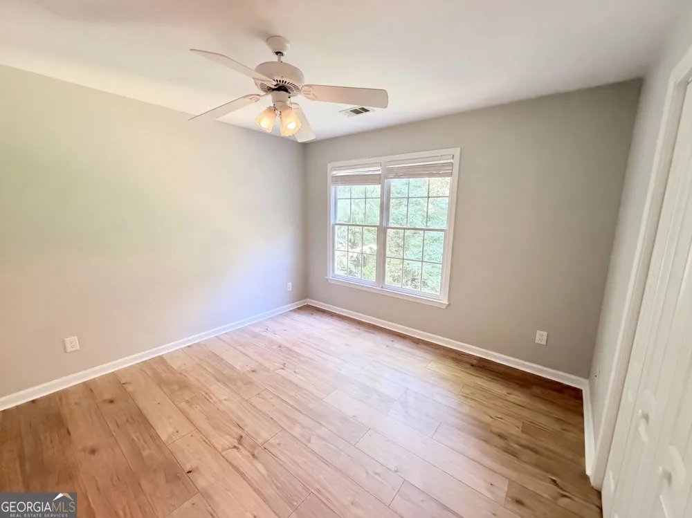1872 Bakers Mill RD Dacula, GA 30019