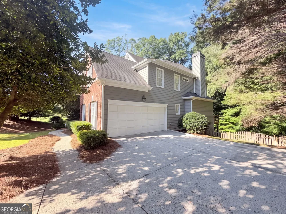 1872 Bakers Mill RD Dacula, GA 30019