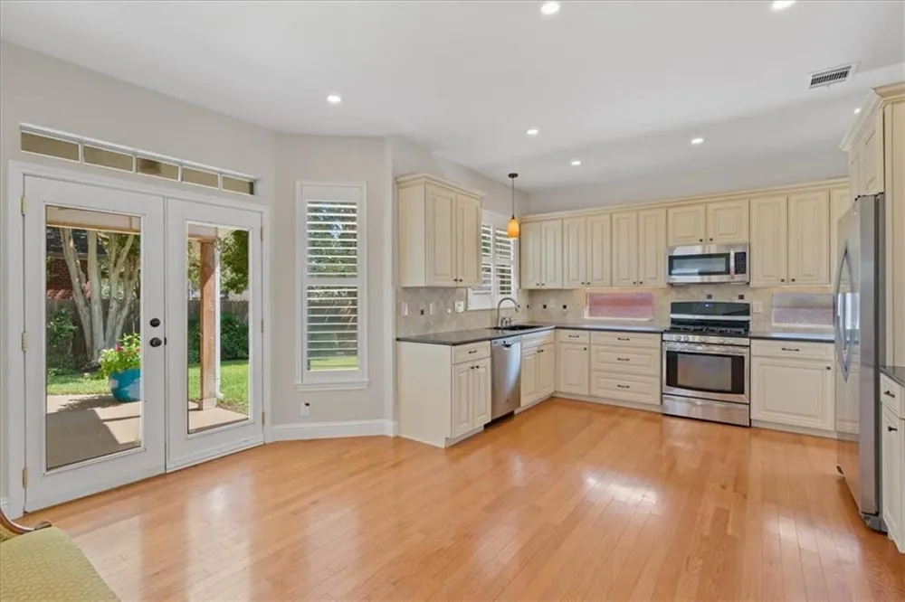 1215 Thistle Trail Cedar Park, TX 78613