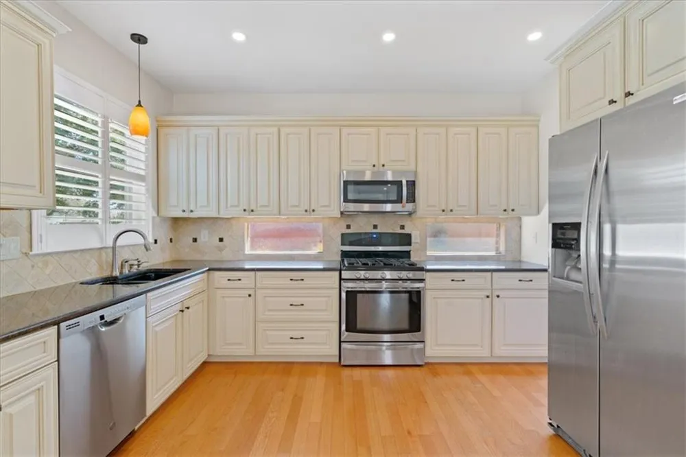 1215 Thistle Trail Cedar Park, TX 78613