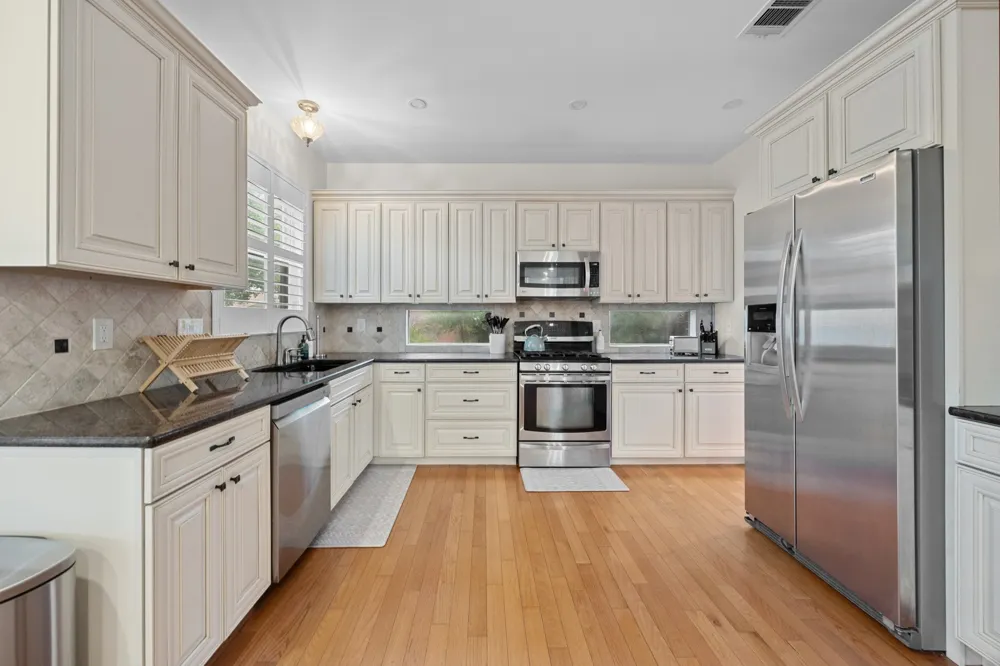 1215 Thistle Trail Cedar Park, TX 78613