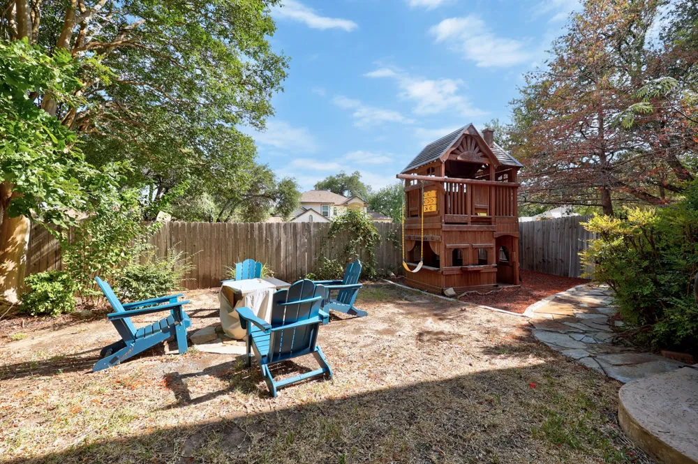 1215 Thistle Trail Cedar Park, TX 78613