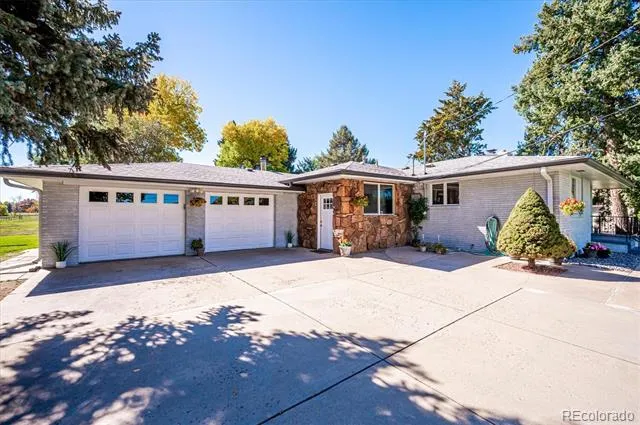 8690 W Jefferson Avenue Lakewood, CO 80235