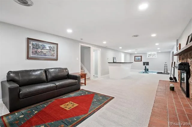 8690 W Jefferson Avenue Lakewood, CO 80235