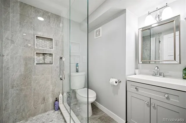 8690 W Jefferson Avenue Lakewood, CO 80235