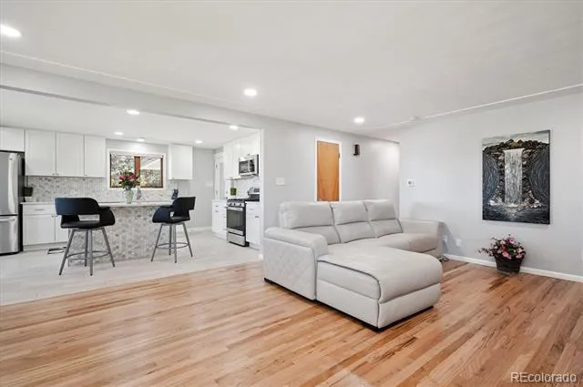 8690 W Jefferson Avenue Lakewood, CO 80235