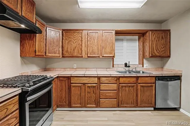 1748 Nome Street Aurora, CO 80010